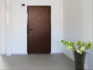 Предлагаем входные железные двери в квартиру DoorHan ЭКО 980х2050 в Всеволожске по выгодной цене